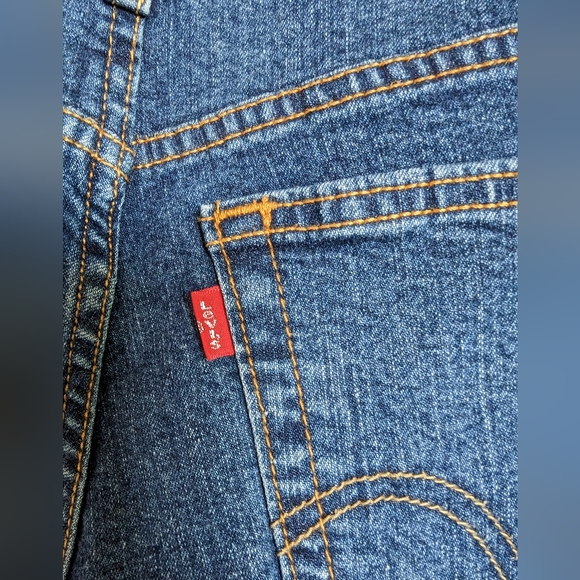 Levi's 550 Relaxed Fit Boot Cut women's size 8 - Picture 4 of 8